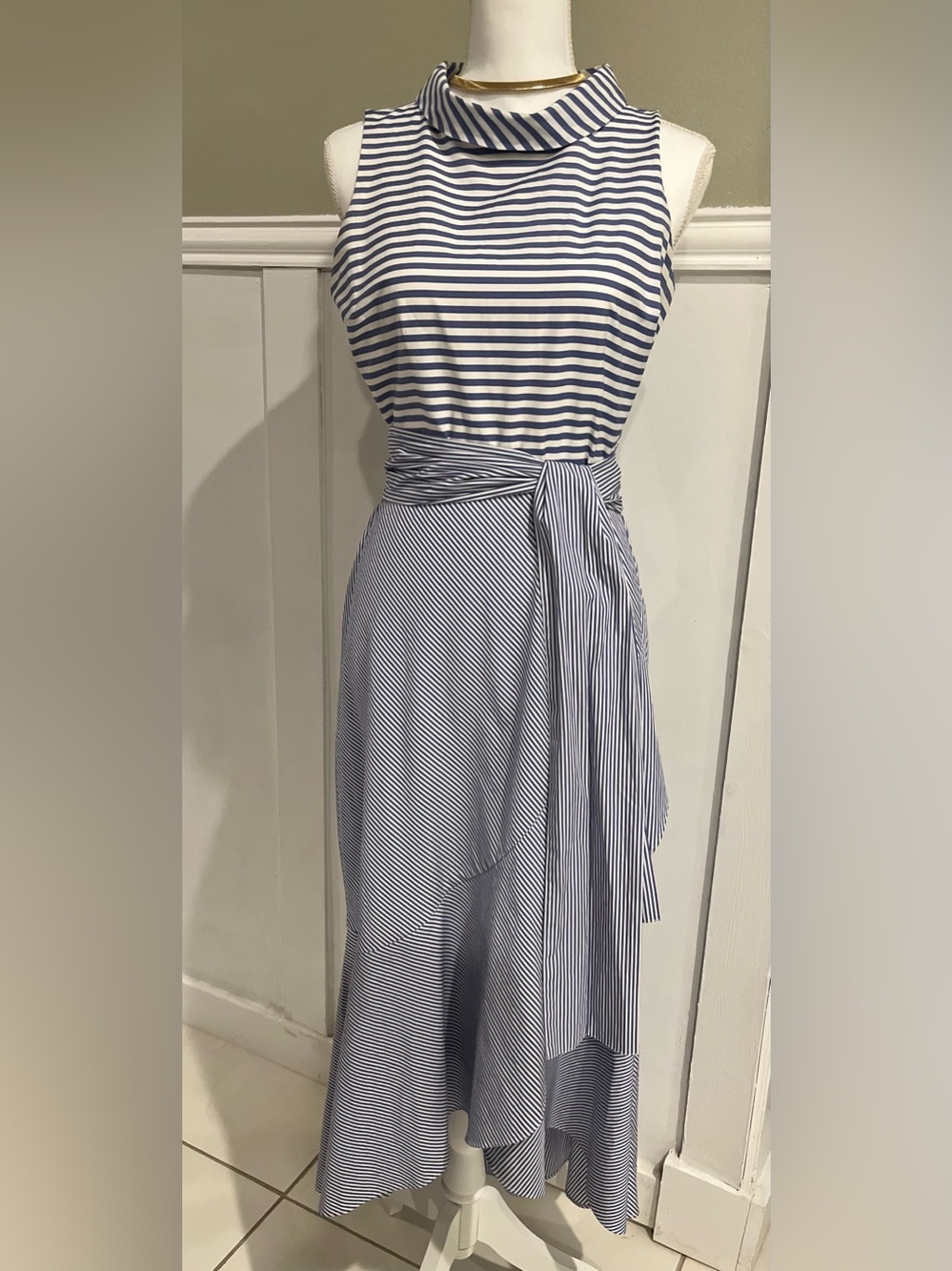 New York & Company Blue White Striped Dress Belt Side Ruffle sz small 0